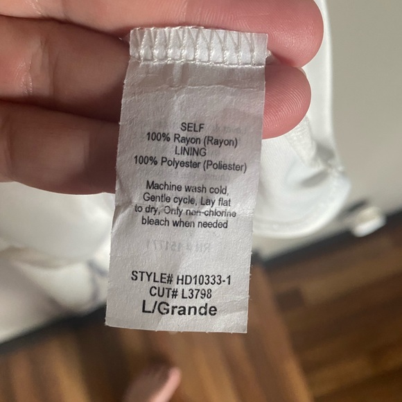 Floral maxi dress with off the shoulder sleeves - Picture 4 of 4